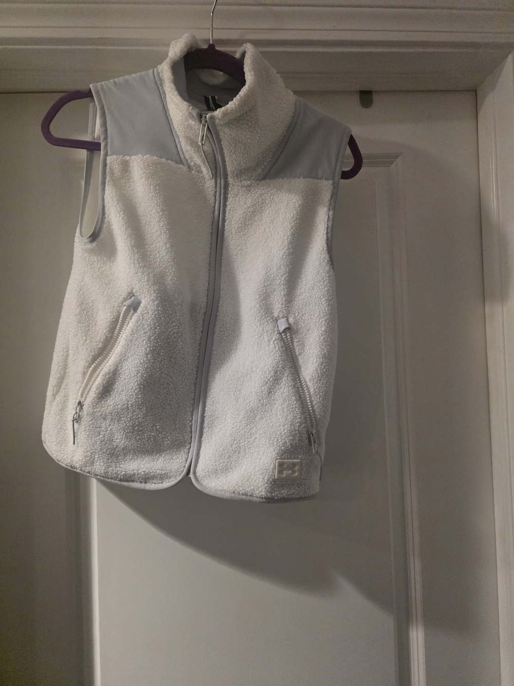 White Under armor Sherpa Zip-Front Vest